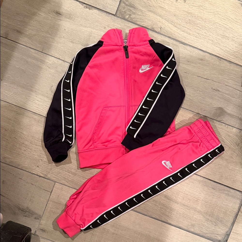 Nike Fuchsia and Black Athletic Set